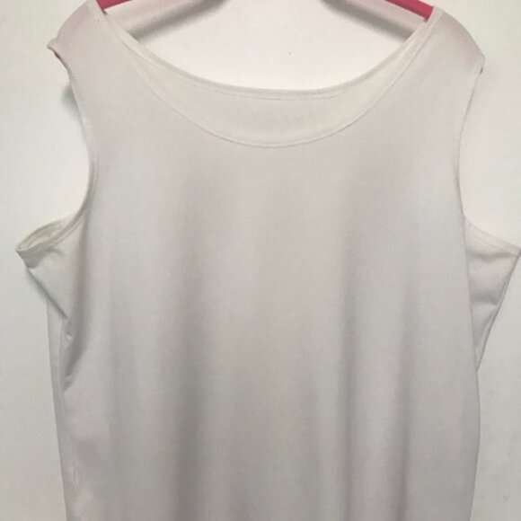 NEW Susan Graver Sleeveless Silky White Tank. Side Slits. Sz. 1X - Picture 1 of 3